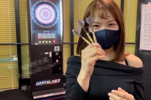 玩偶姐姐？已婚男哄女友戴口罩拍性爱视频暴富