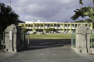 泰国幼儿园枪响：44个孩子在场，女教师当场身亡
